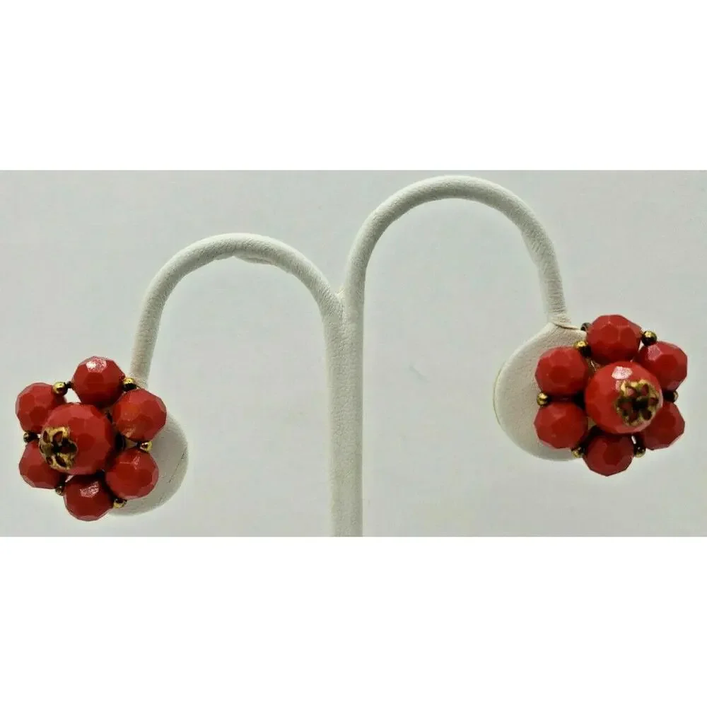 Vintage Gold Tone Costume‎ Red Beaded Screw Back Earrings
